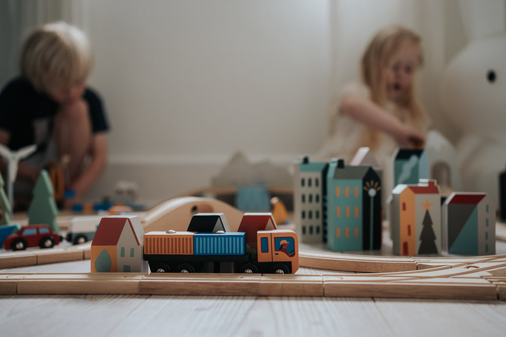 The six stages of play