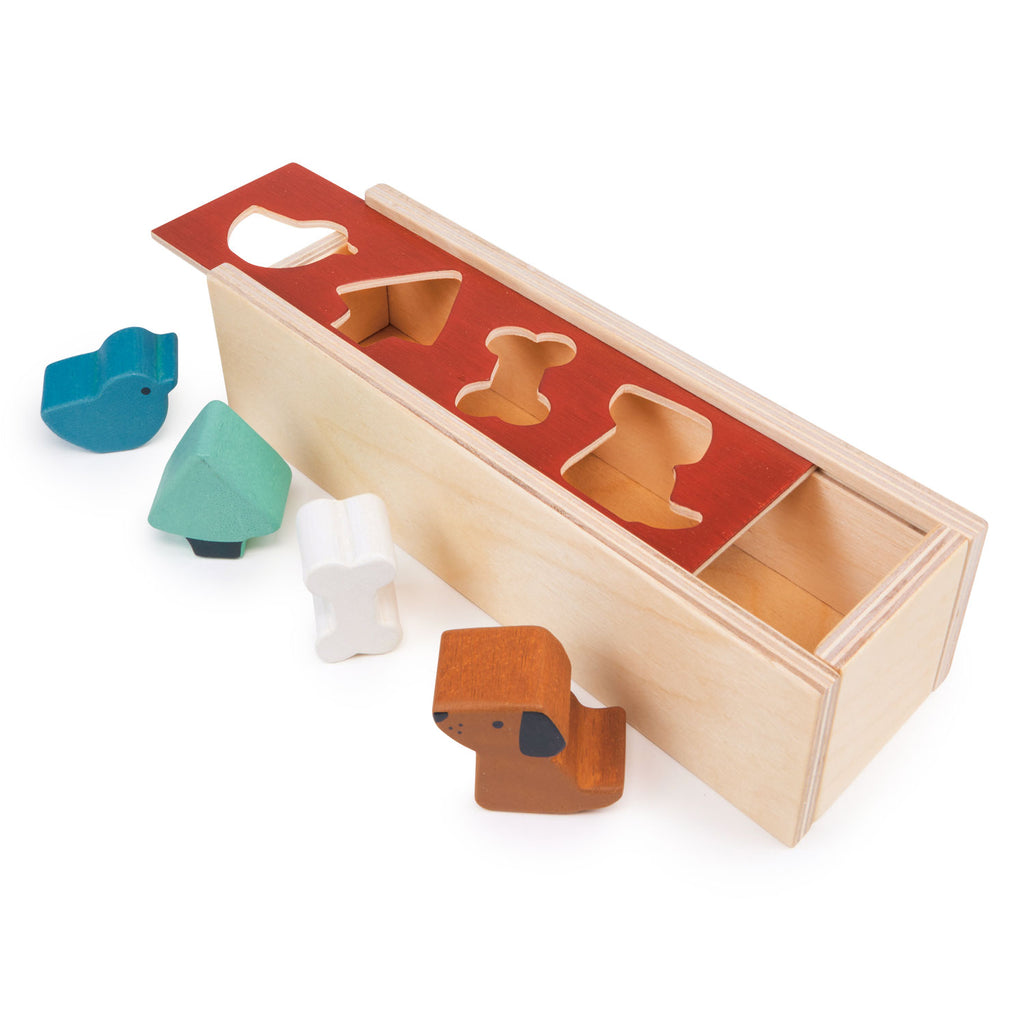 A Pet Shape Sorting Box by Mentari.