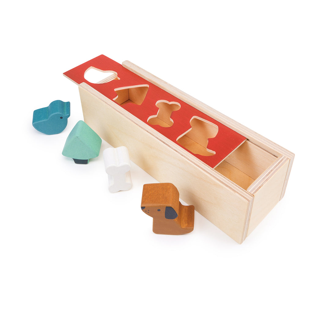 A Pet Shape Sorting Box by Mentari.